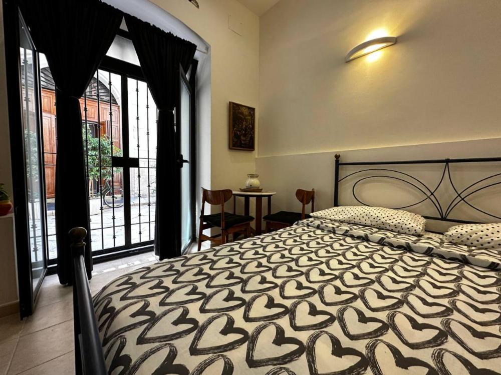 Enchanting Room In Bari Old Town Екстер'єр фото